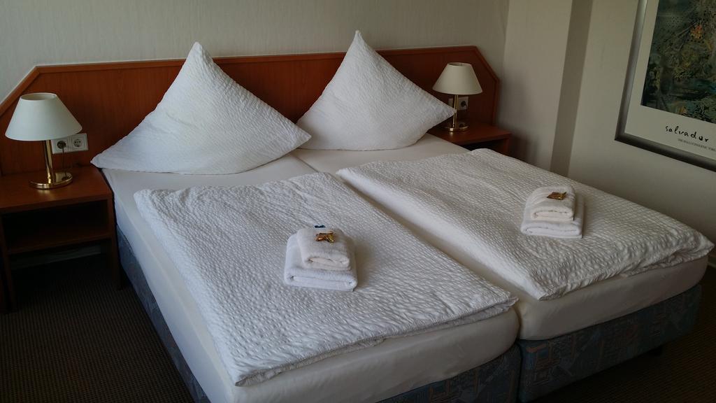 גוסלר Hotel Garni Kaiserpfalz מראה חיצוני תמונה