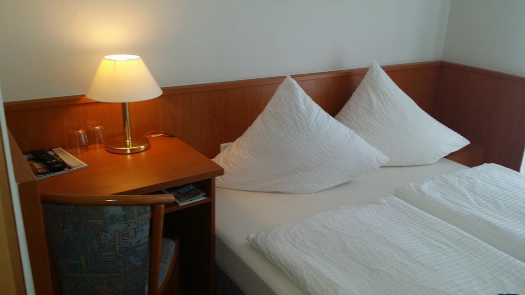 גוסלר Hotel Garni Kaiserpfalz מראה חיצוני תמונה